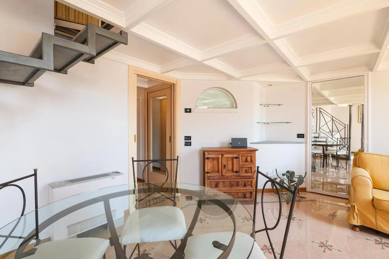 Duomo Cathedral View - Luxury Apartment Milano