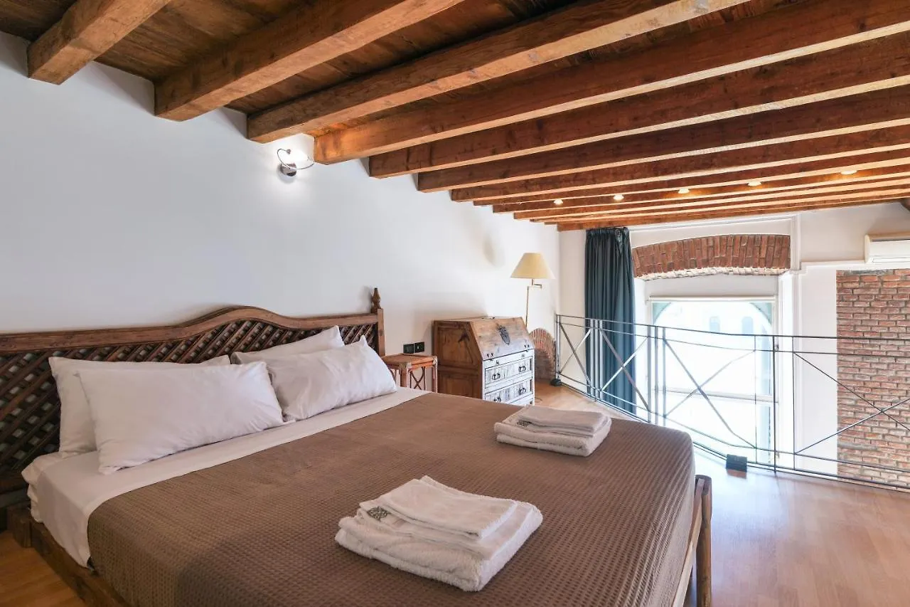 Duomo Cathedral View - Luxury Apartment Milano