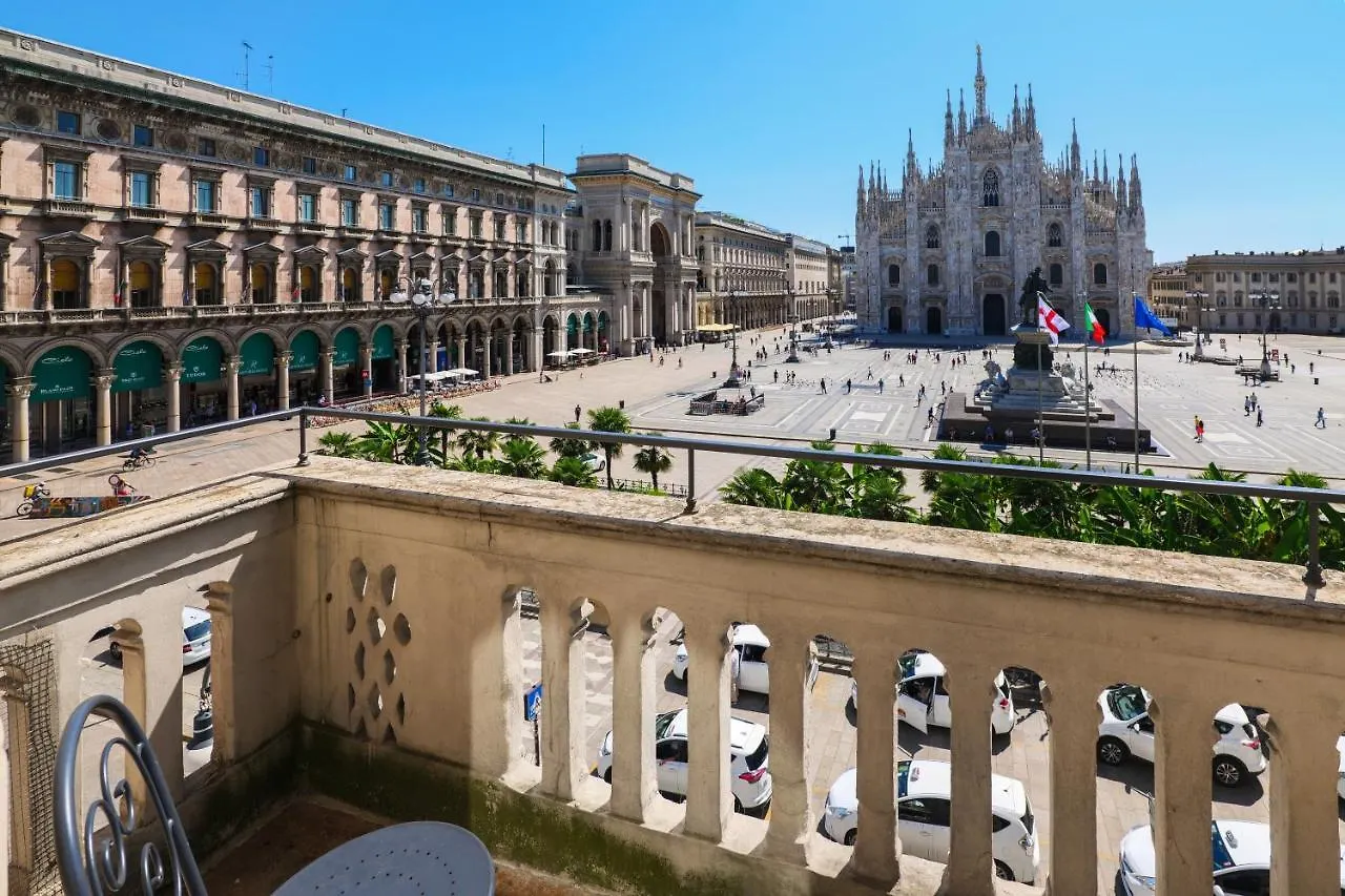 Duomo Cathedral View - Luxury Apartment Milano