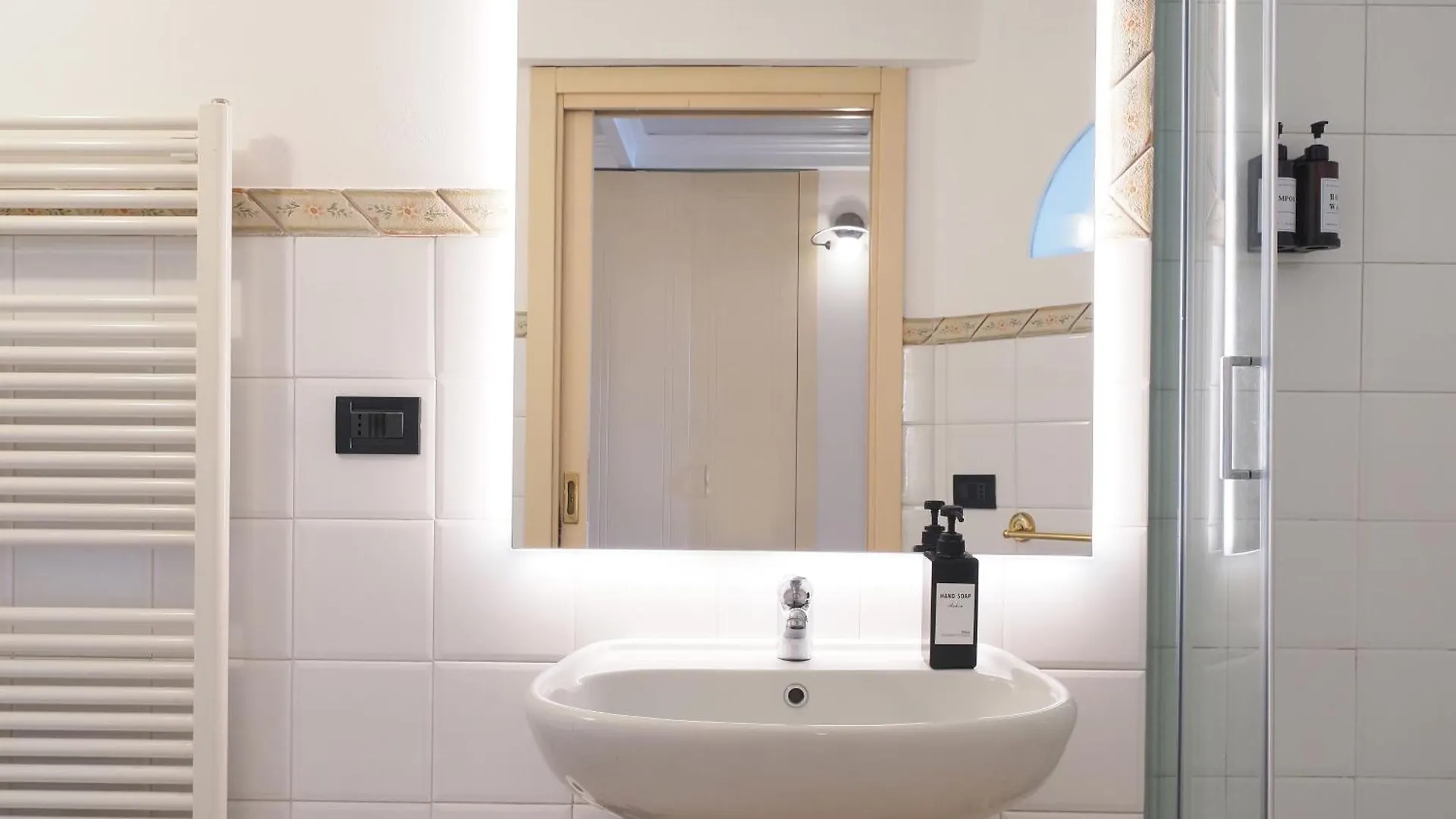 Duomo Cathedral View - Luxury Apartment Milano